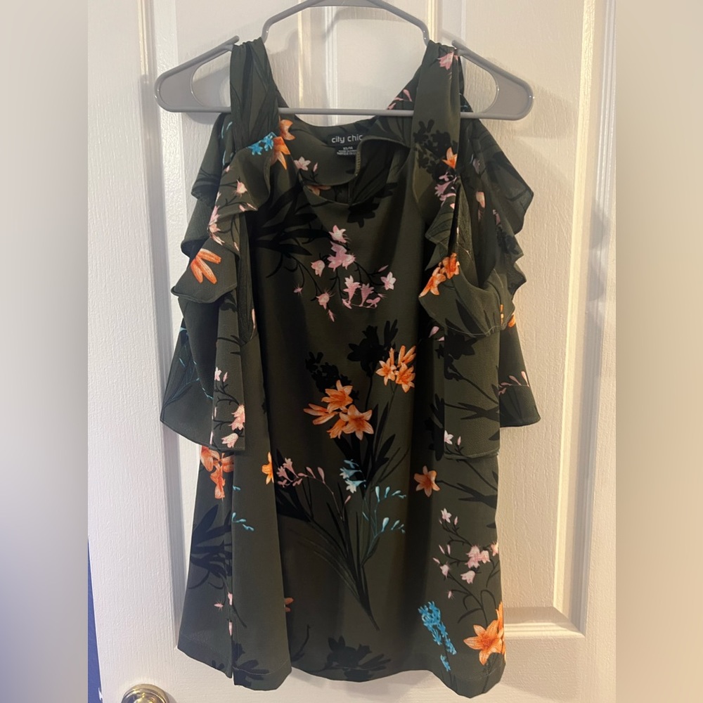 Cold shoulder blouse, never worn